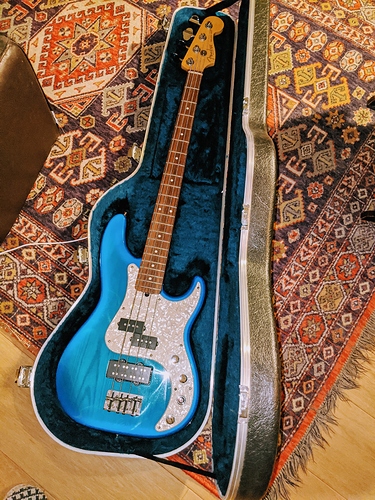 Fender.2