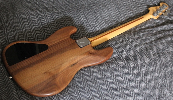 jazzbass-en-noyer-3147606