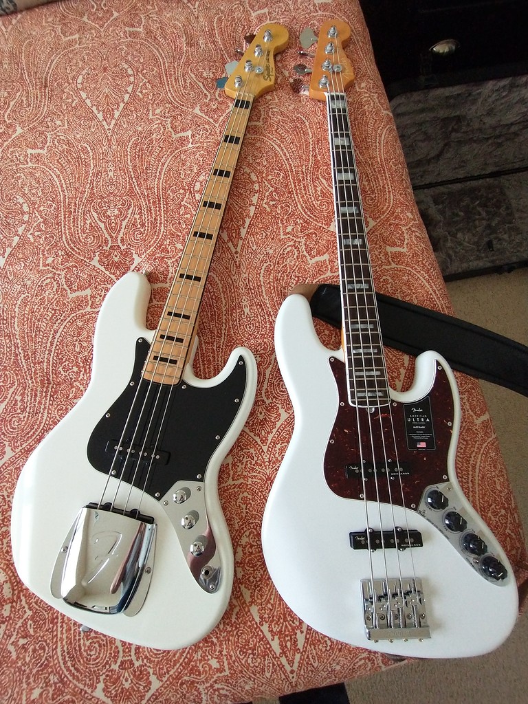 Squier vintage modified jazz deals bass 70s white