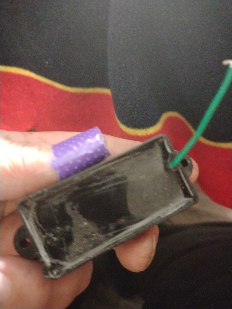 Removing the pickup cover on a sealed pickups Gear BassBuzz Forum