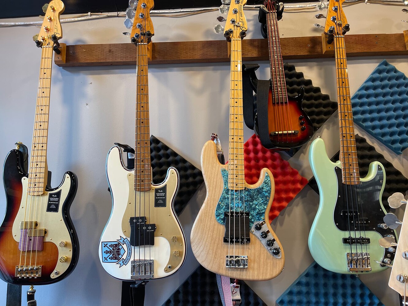 Precision bass v jazz bass (video) Gear BassBuzz Forum