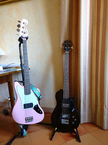 Fender Affinity Jaguar H in shell pink and Gretsch G2220 in imperial stain