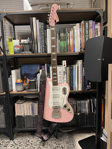 Squier CV Bass VI CME Exclusive Shell Pink