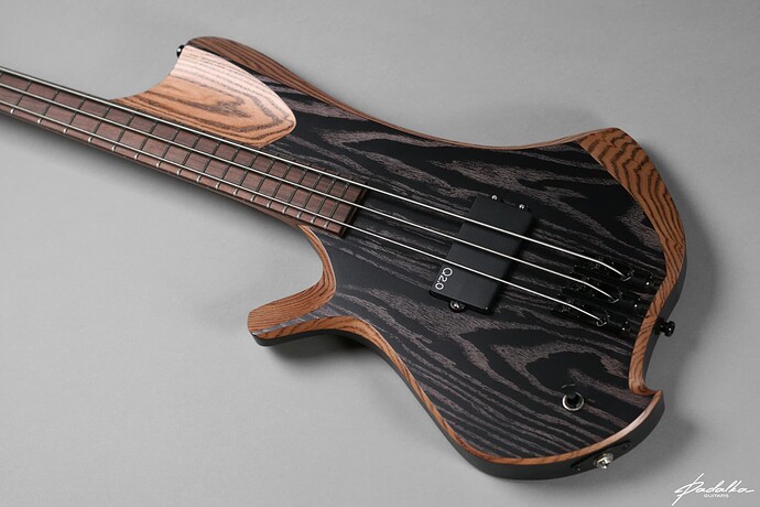 Padalka-Guitars-Ennea-Hotchkiss-Body-Angle-3