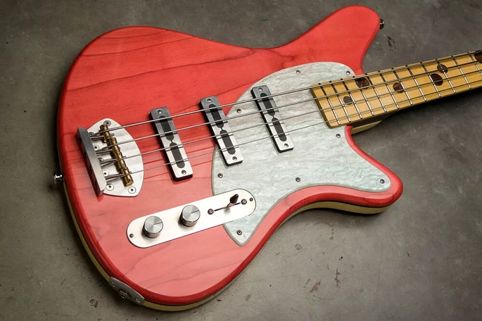 Sirena-Basses-Pistolera-Bass-Body-1000x667