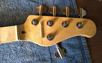 Headstock perpend