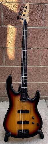 Carvin-B4-01