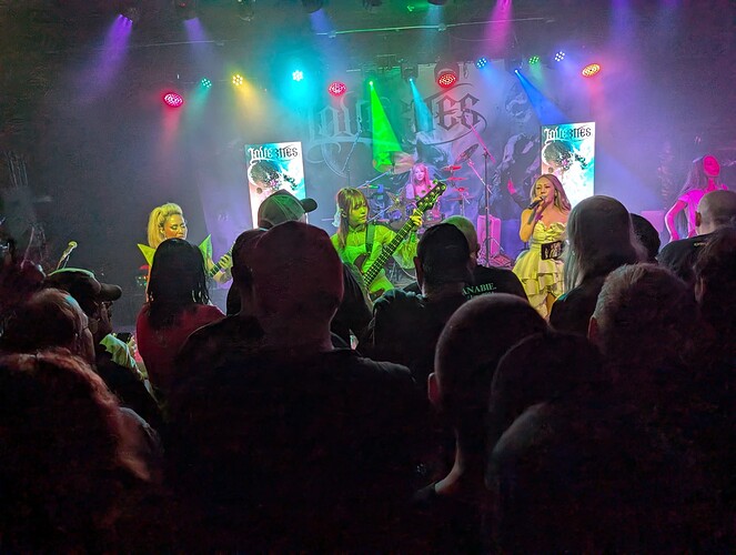 PXL_20251108_025418535