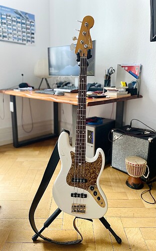 squier_2008_mybass