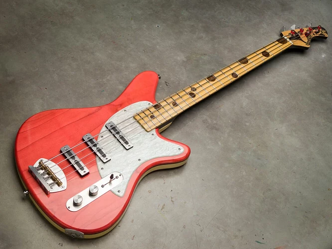 Sirena-Basses-Pistolera-Bass-1200x900