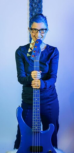 Kira Roessler in blue