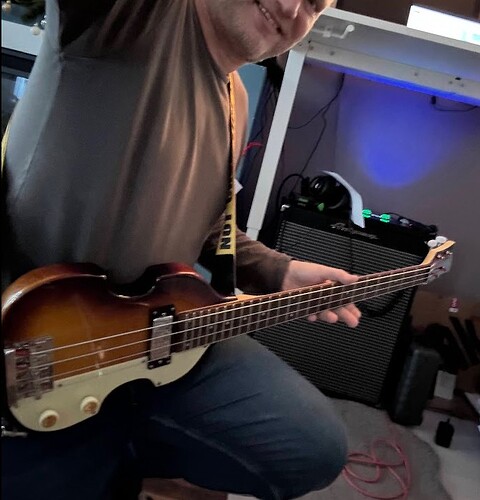 Hofner_Shorty_2