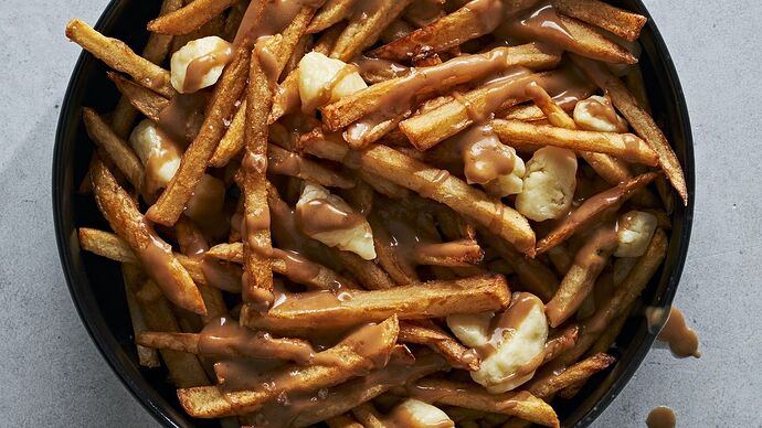 poutine-1672765911