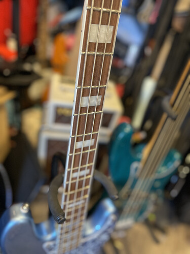 EC5ABDE0-80CE-42BB-8771-38A2F77D5BF4_1_201_a