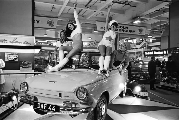 models-drapped-daf-44-car-london-motor-18th-21569026.jpg