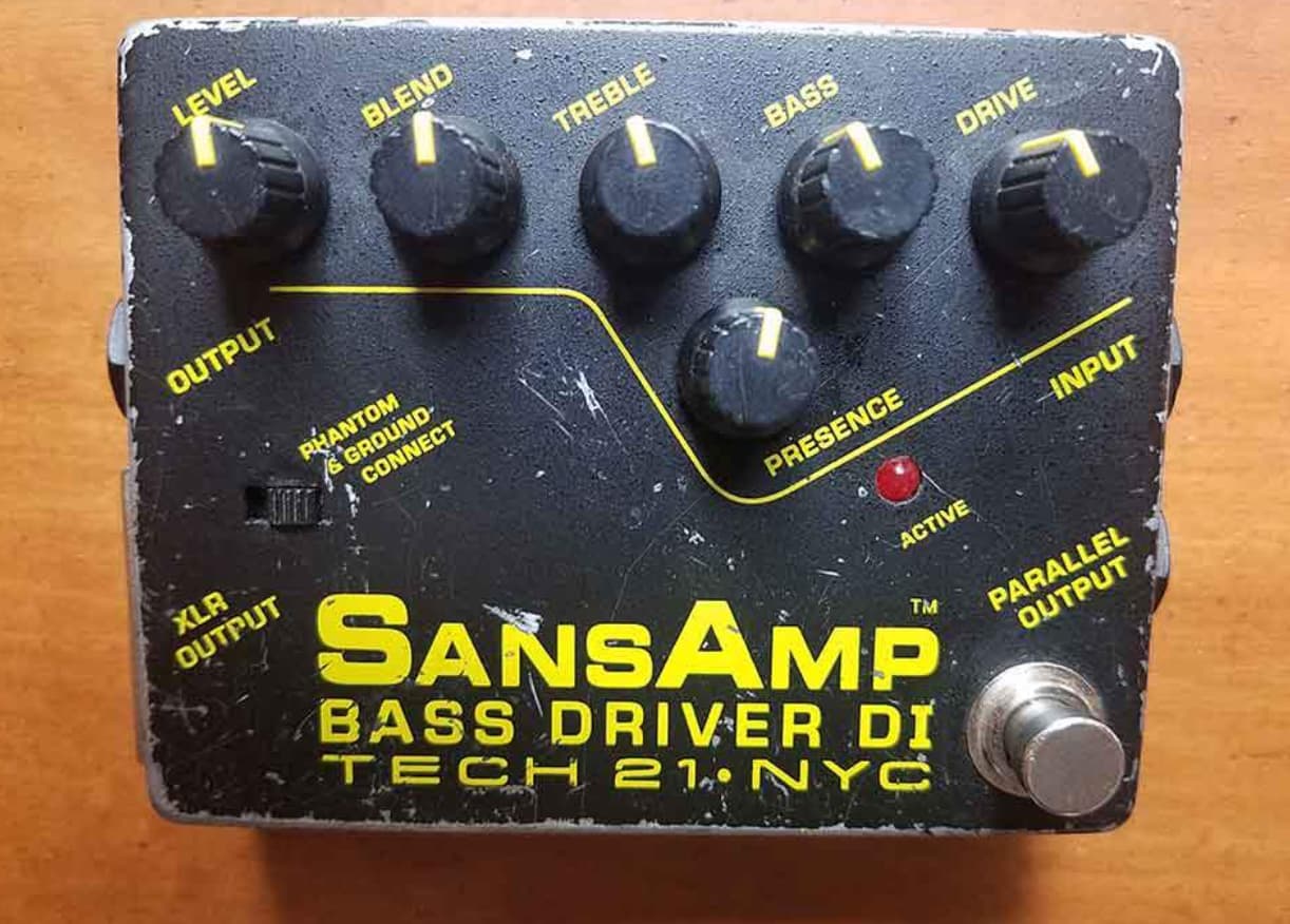 Different versions of Tech 21 SansAmp Bass Driver D.I. V.1 - Gear 