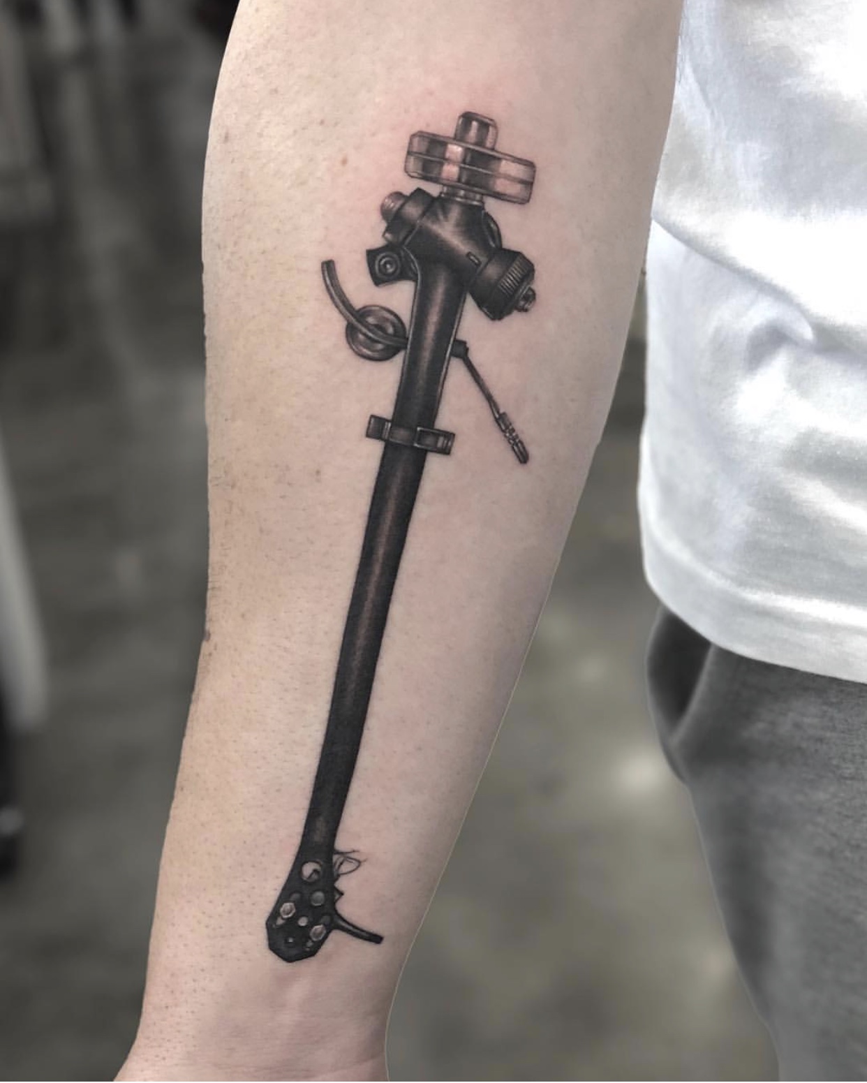 Got the great fairy sword tattoo traditional style finished on my arm today  : r/Zeldatattoos
